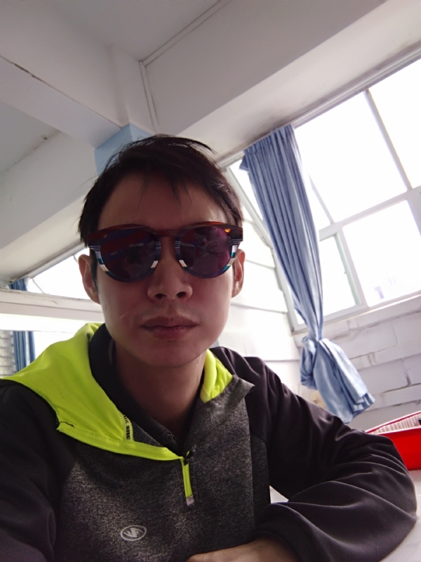 五华移民男的第一张照片--台湾上门女婿服务网