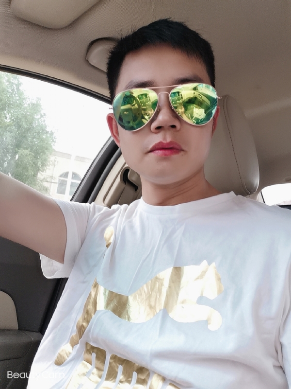 奋斗的第一张照片--台湾上门女婿服务网