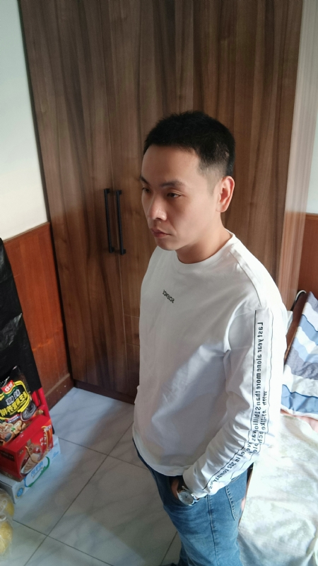 没有蜡笔的小航的第一张照片--台湾上门女婿服务网