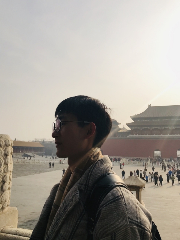 夏侯醉平的第一张照片--台湾上门女婿服务网